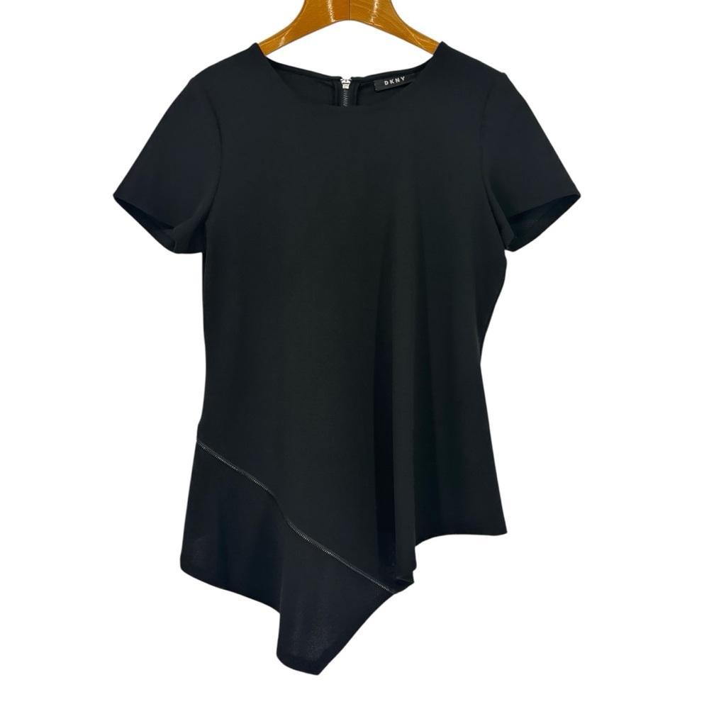 DKNY Black Asymmetrical Hem Short Sleeve Zipper Accent Top, Large - Picture 13 of 17